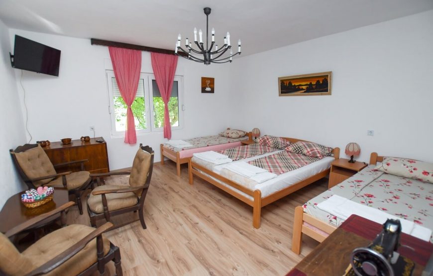 Seoska kuća Stojanović