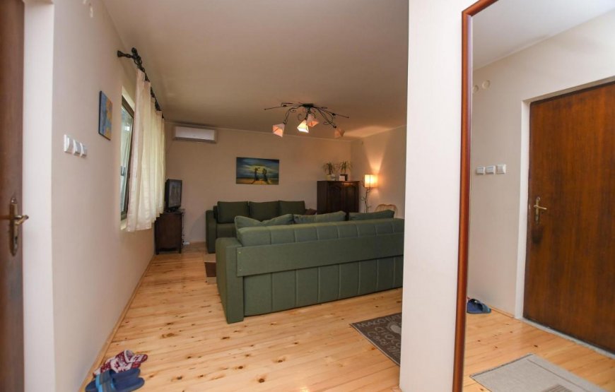 Vila Vikendaja za 6 osoba